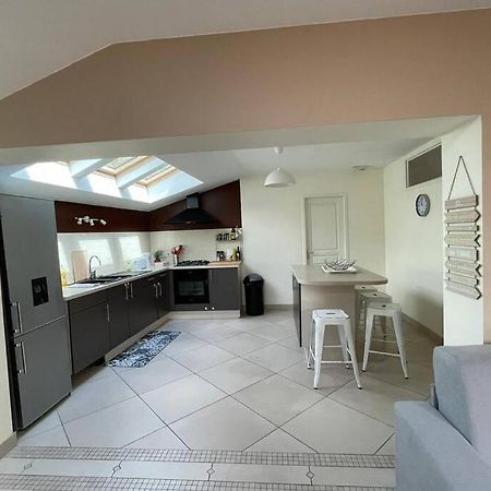 Superbe Appartement Avec 2 Chambres - 9 Personnes - Parking Prive Tournon-sur-Rhone Buitenkant foto