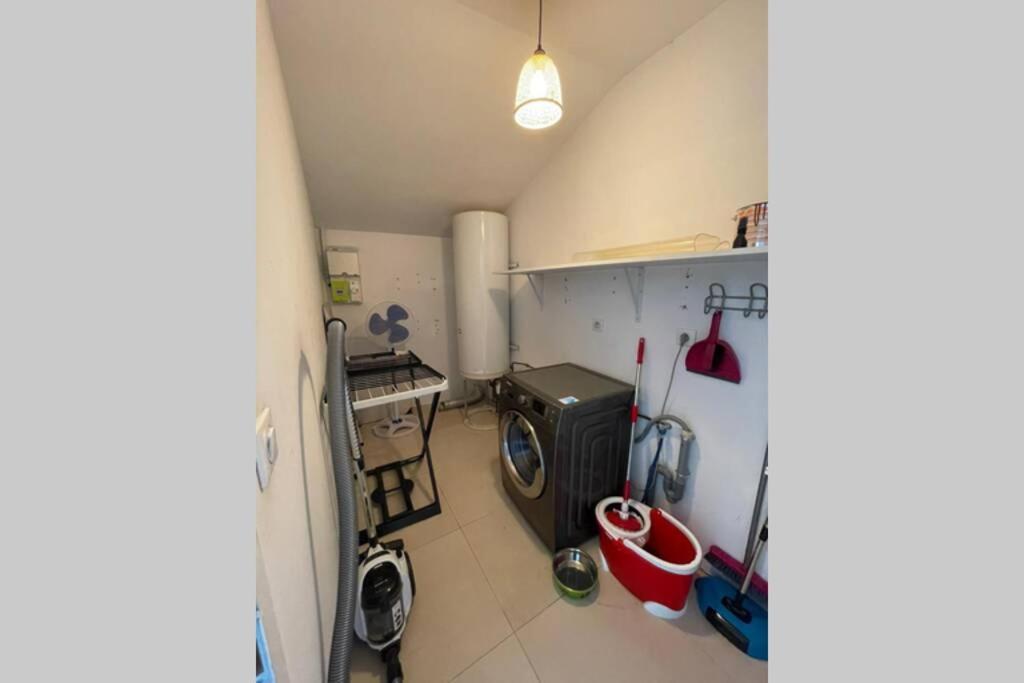 Superbe Appartement Avec 2 Chambres - 9 Personnes - Parking Prive Tournon-sur-Rhone Buitenkant foto