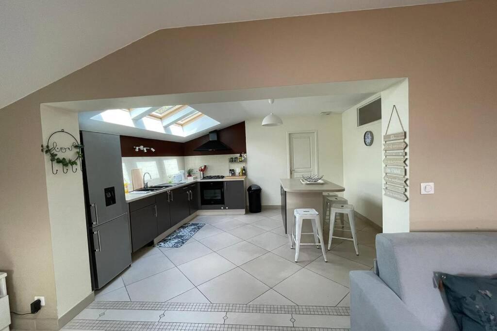 Superbe Appartement Avec 2 Chambres - 9 Personnes - Parking Prive Tournon-sur-Rhone Buitenkant foto